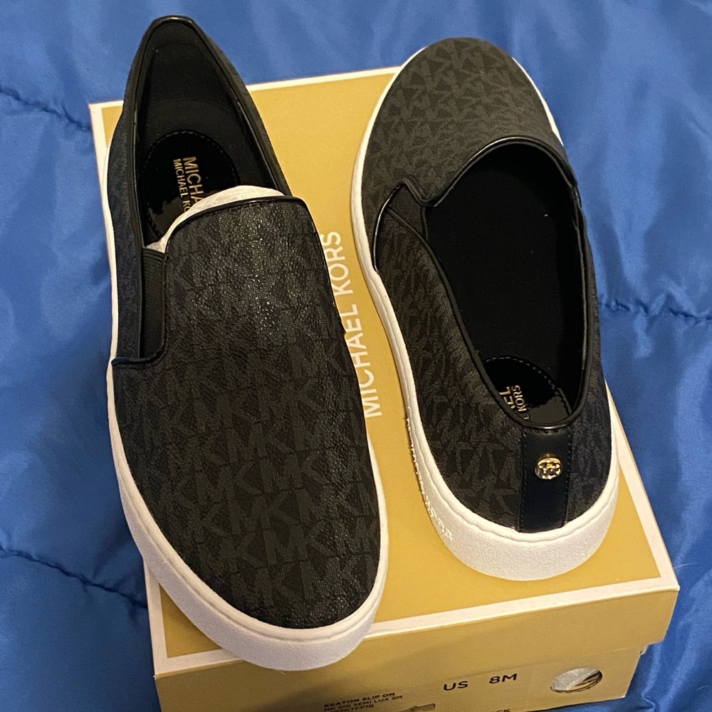 New in Box size 8M - Picture 2 of 2